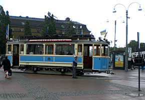 Endstation vor dem Bahnhof