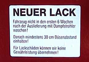 kleiner Aufkleber auf großer Lok