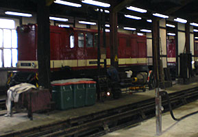 L45H-358 und L45H-084 im Hainsberger Heizhaus