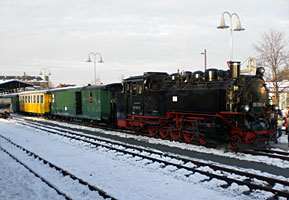 99 1761-8 ist mit ihrem Zug zum ersten Mal wieder in Dippoldiswalde angekommen
