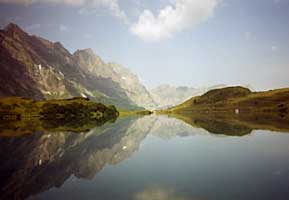 Trübsee / unten liegt der Engstlensee, hinten der Tannensee