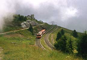Nebelschwaden ziehen über den Kulm