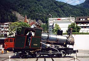 Lok 17 auf dem Weg in die Abstellanlage.