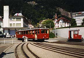 Triebwagen Nummer 3 auf der 16 m Drehscheibe