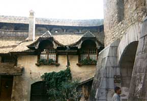 Im Schloßhof (1996)