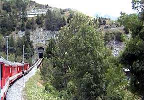Vor der Rhonebrücke von Grengiols (2000)