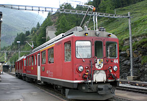abfahrbereiter Zug, wartet nur noch auf den Lokführer...