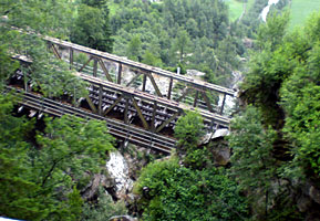 Blick hinunter ins Tal des Poschiavo