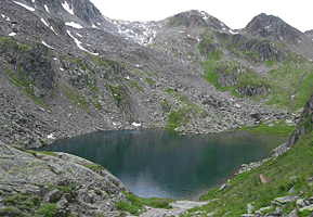 An der Quelle des Rheins